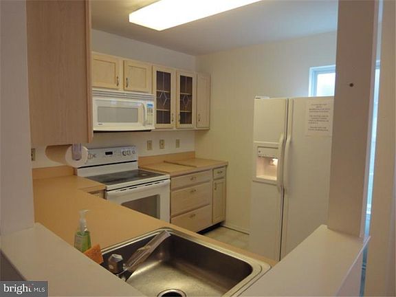 4th image of 1007 Squirrel Rd