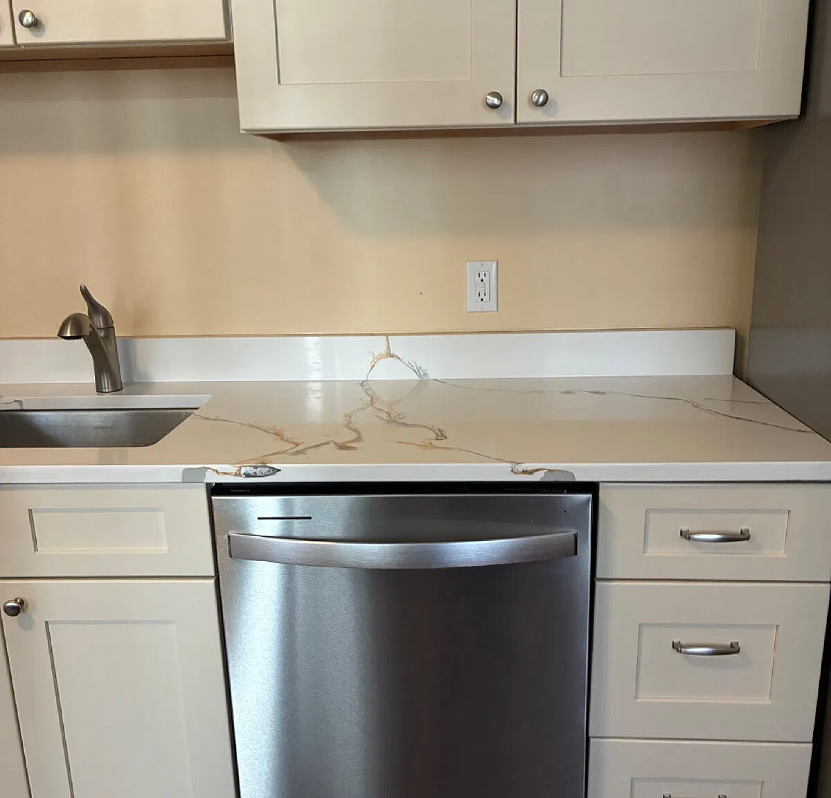 2 bed, 2.0 bath, 1776 sqft, $1,650 — Photo 2