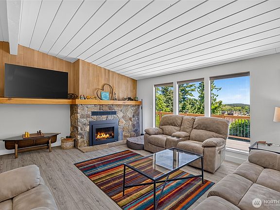 5th image of 421 Umatilla Drive