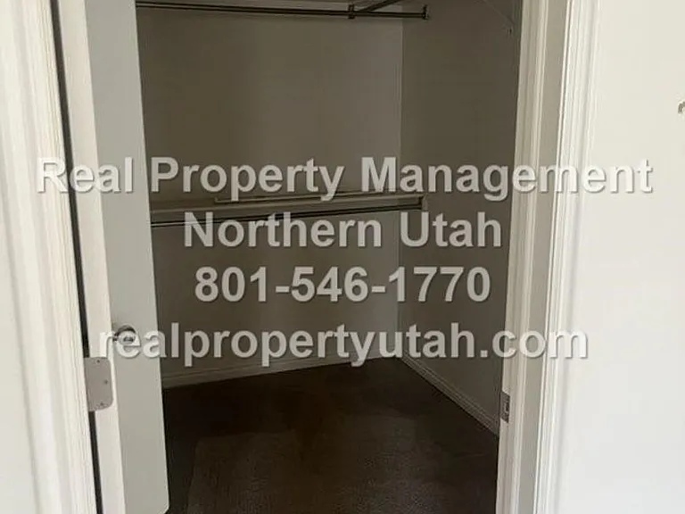 3120 W 525 N — Photo 5