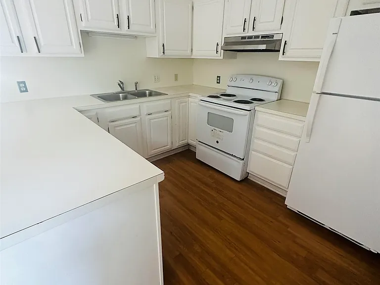 309 W Sallier St #D — Photo 4