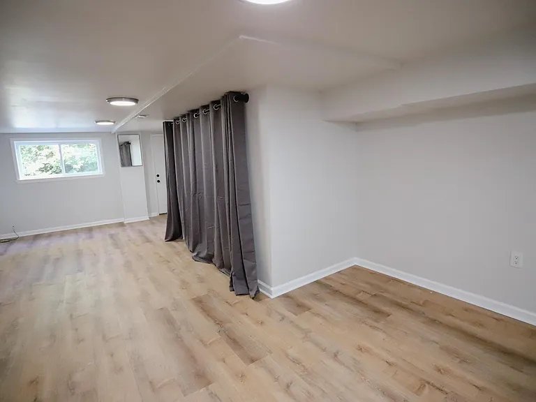 121 Alverstone Rd — Photo 23