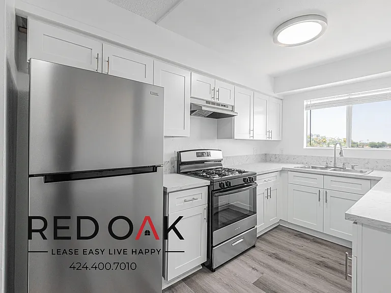 5200 Oakland St #210 — Photo 8