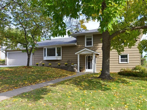 8644 Poplar Bridge Curv, Bloomington, MN 55437
