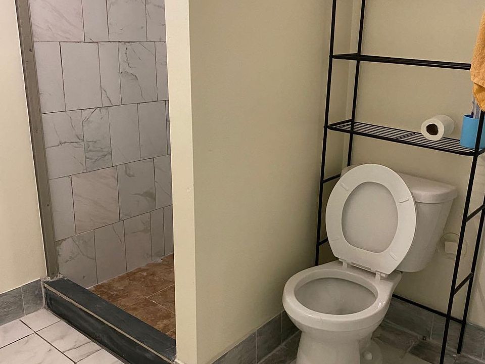 2nd image of 2527 Frisby Ave #1B