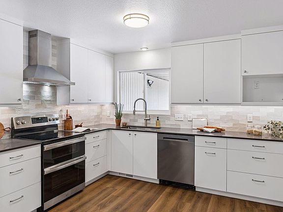 2nd image of 1494 Greenbriar Blvd