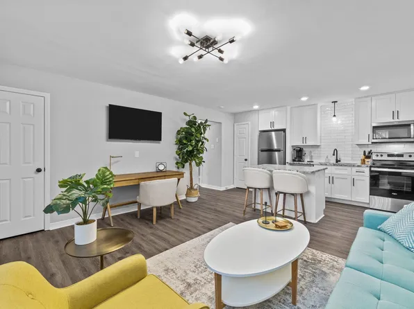 130 S Estes Dr #C-1, Chapel Hill, NC 27514