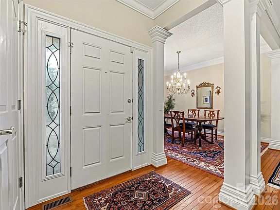 5th image of 25 Clovelly Way