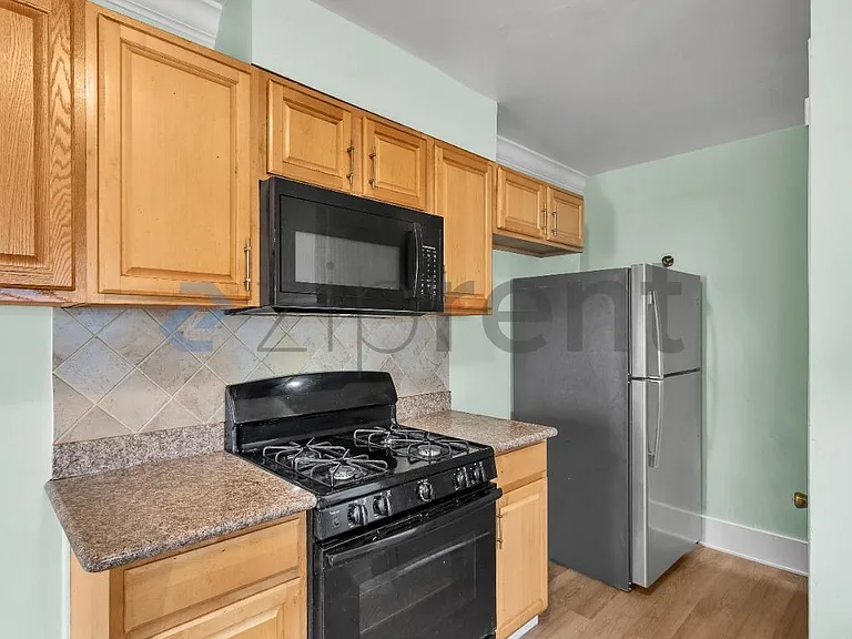 8521 Dowling St — Photo 17