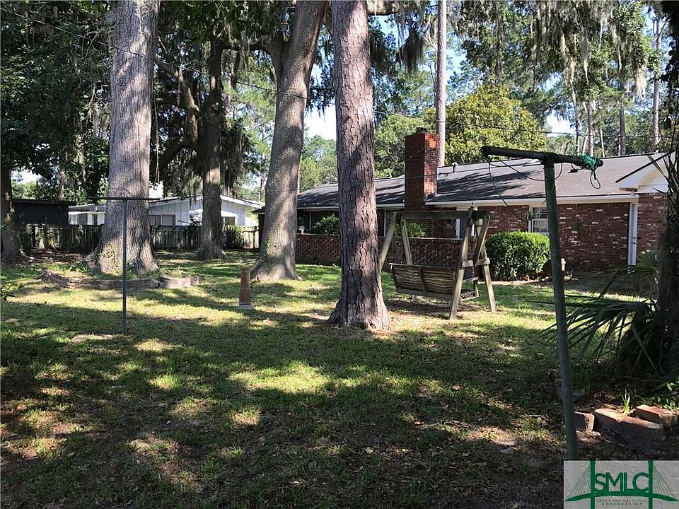2nd image of 608 Windsor Rd