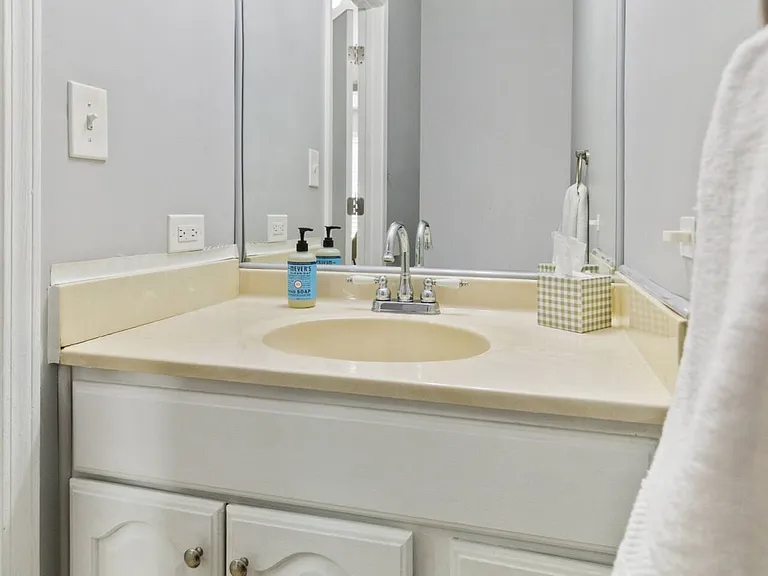 1503 Hollytree Ln — Photo 20