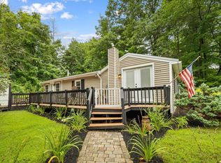 1046 Bridge St, Pelham, NH 03076