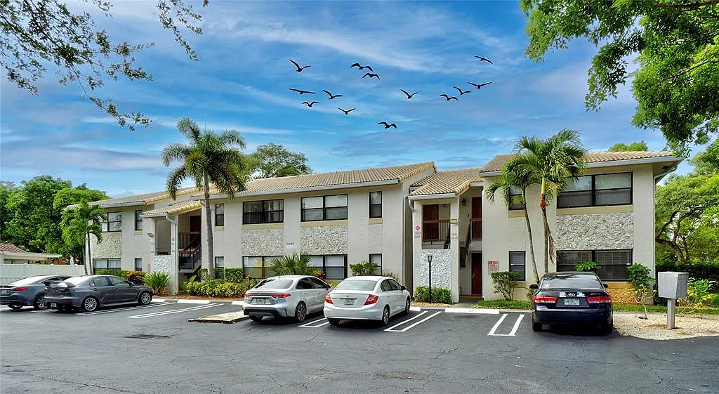 2 bed, 2.0 bath, 800 sqft, $2,000 — Photo 1