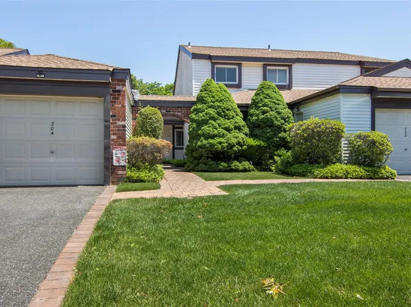 302 Gotham Way, Saint James, NY 11780