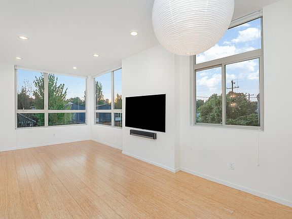 4th image of 206 22nd Ave #C