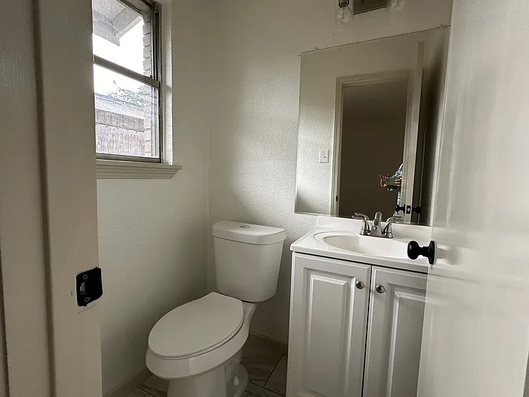 129 N Janin Cir — Photo 9