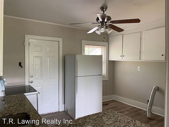 5th image of 1706 Parkdale Ave