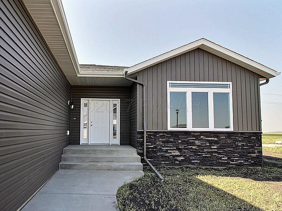 4th image of 1053 Wildflower Ln W