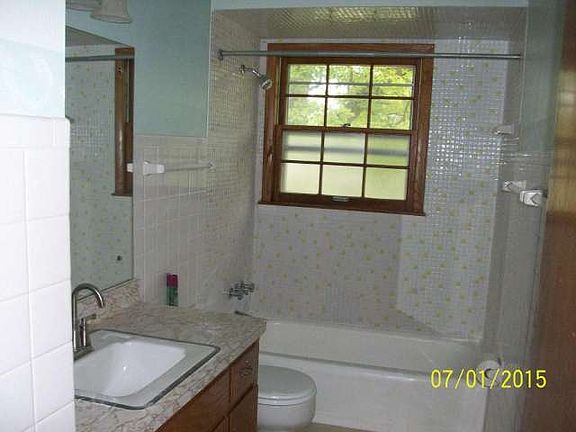 5th image of W227N177 Mount Vernon Dr