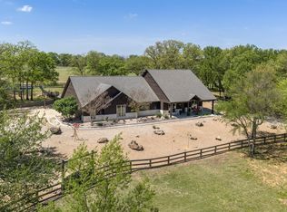 2431 Dr Sanders Rd, Crossroads, TX 76227