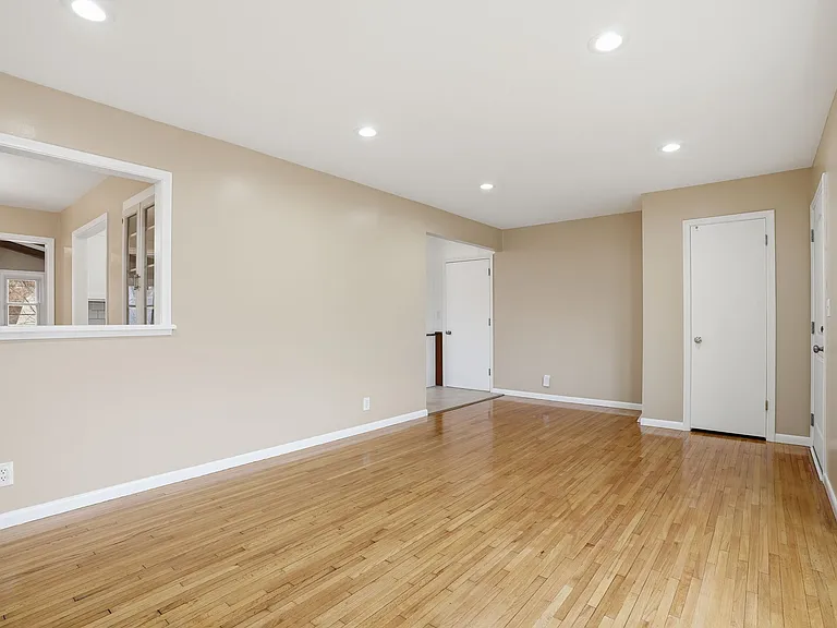 8954 York Rd — Photo 13