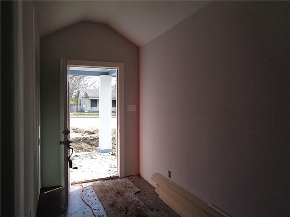 5th image of 2323 E Ann Arbor Ave