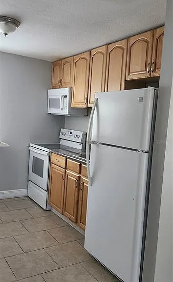 205 W Amelia Ave #A — Photo 6