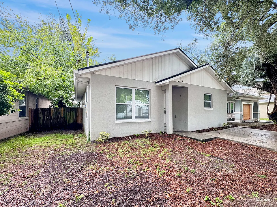 2213 E Emma St