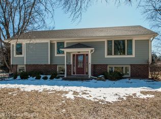 1006 Belle Mar Dr, West Des Moines, IA 50266