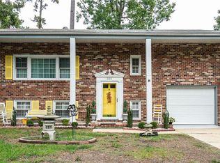 205 Norwood Dr, Colonial Heights, VA 23834