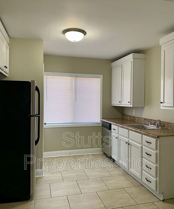 1st image of 1246 Graham Ave Unit 4/604