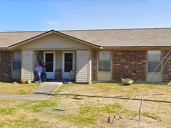4th image of 425 Memorial Dr #425