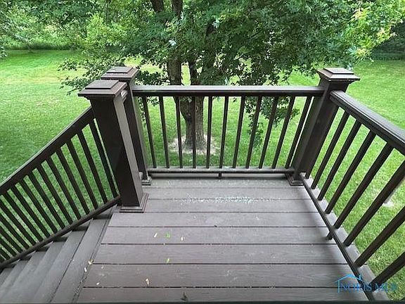 5th image of 120 Westwood Dr