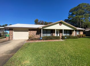 1111 Coral Dr, Niceville, FL 32578