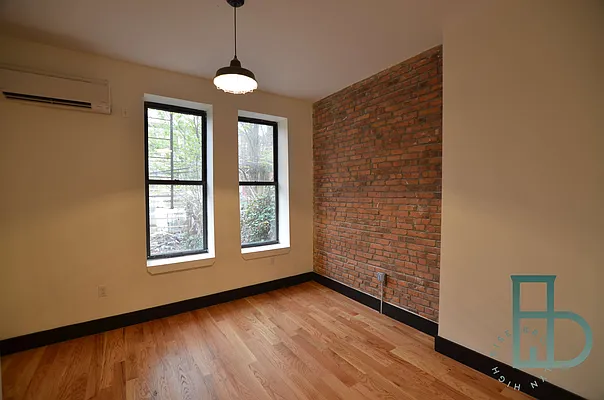 Rented by Miron Realty Group | media 17