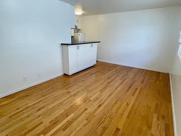 1730 Filbert St #104 — Photo 3