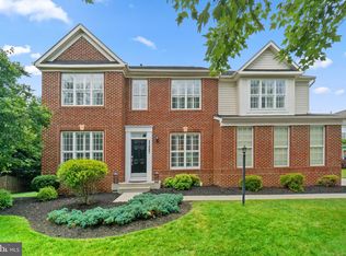 25887 Nellie Ct, Chantilly, VA 20152
