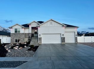 3106 N 2525 W, Farr West, UT 84404