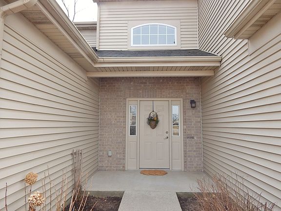 Your Private Entry!! Soon the flowers will be here!!!