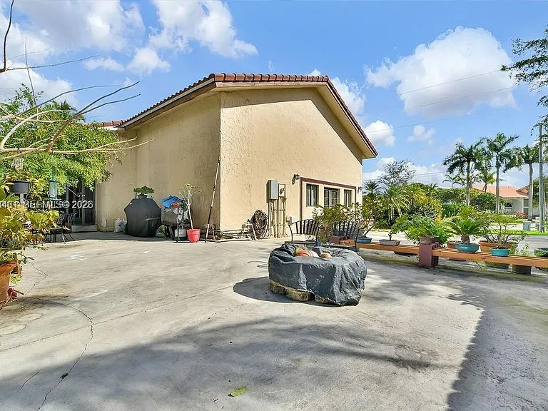 5425 SW 190th Ave — Photo 40