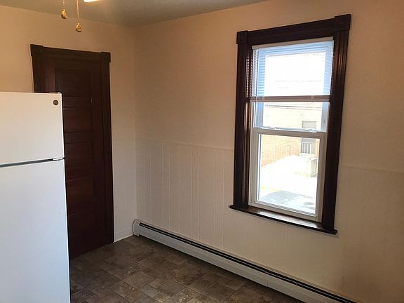 4th image of 2396 Washington Ave #2