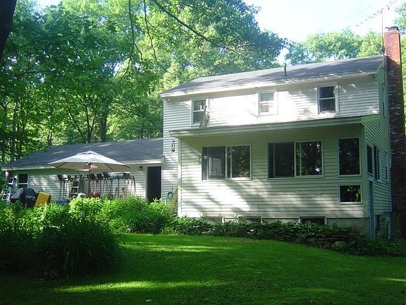 Rear/yard w/perennial garden
