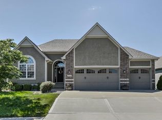 1430 Brompton Ln, Raymore, MO 64083