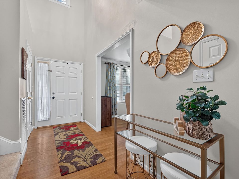 1st image of 108 Bennett Pl