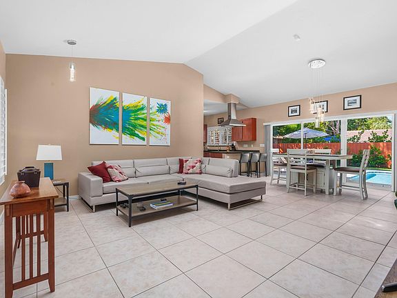 4th image of 1441 NE 27th Street