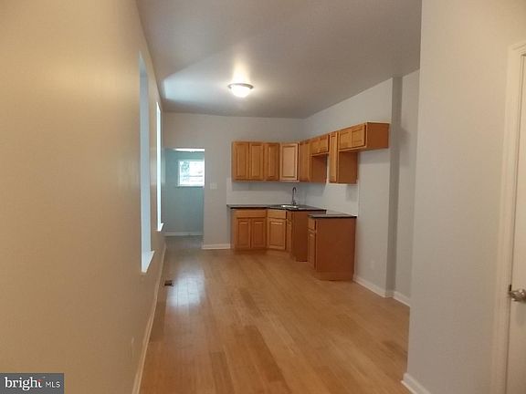 4th image of 2228 N Woodstock St