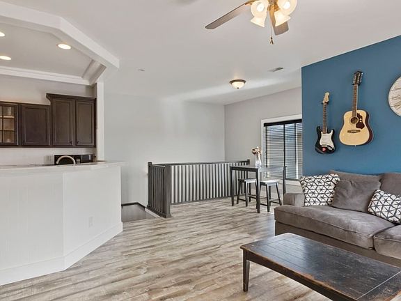 3rd image of 4912 Aspen Springs Dr