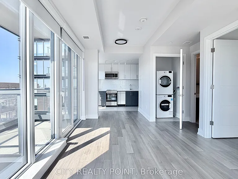 2525 Bathurst St #1010 — Photo 1