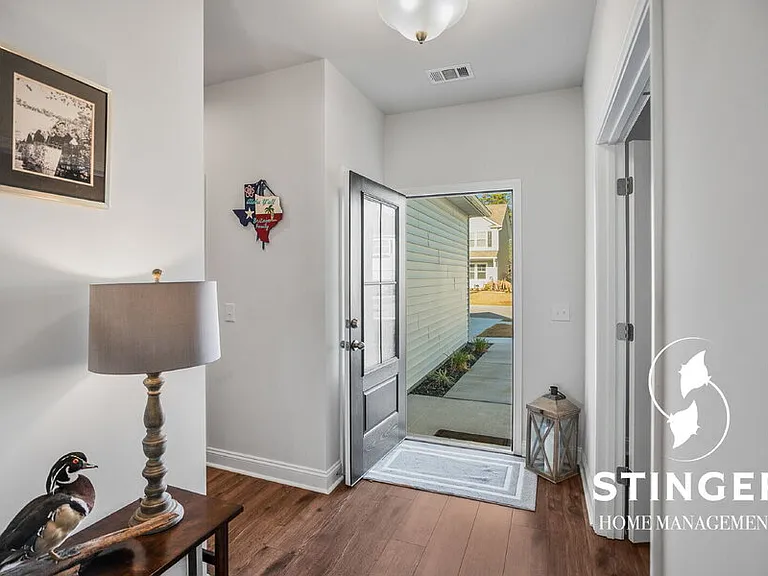 1174 Danner Dr — Photo 3