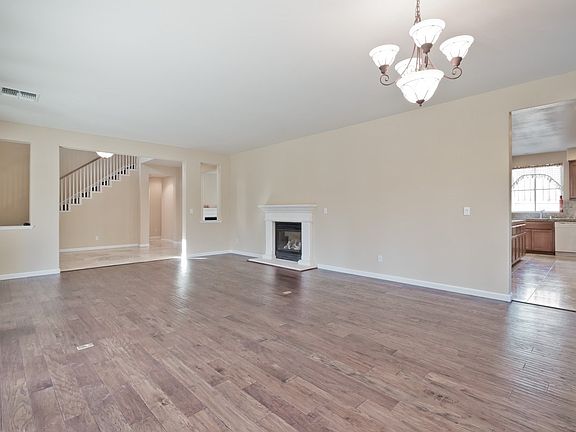 5th image of 741 S Tradition St